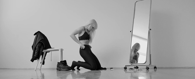 Un retrato de Noomi Rapace al son de Flying Lotus Un retrato de Noomi Rapace al son de Flying Lotus