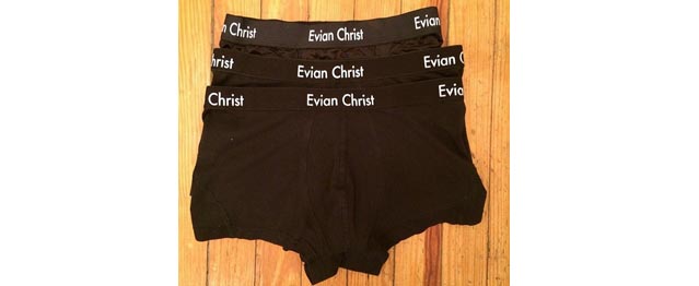 Los calzoncillos personalizados de Evian Christ Los calzoncillos personalizados de Evian Christ