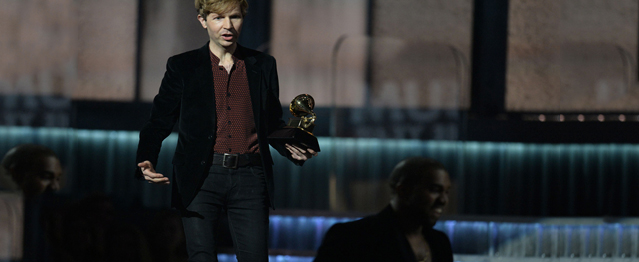 Kanye West la vuelve a liar en los Grammy Kanye West la vuelve a liar en los Grammy