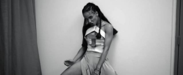 FKA Twigs coreografía una escena de un thriller FKA Twigs coreografía una escena de un thriller