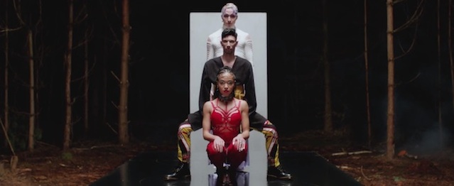FKA Twigs vuelve a alucinar con su nuevo videoclip FKA Twigs vuelve a alucinar con su nuevo videoclip