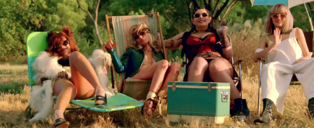 Rihanna codirige el vídeo para “BBHMM” Rihanna codirige el vídeo para “BBHMM”