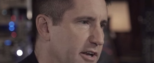 Trent Reznor habla de sintes y The Haxan Cloak pone la música Trent Reznor habla de sintes y The Haxan Cloak pone la música