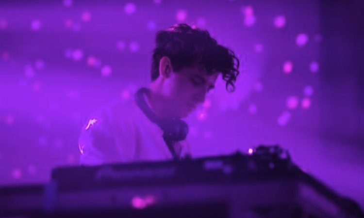 Jamie xx se trae a sus colegas de The xx y Four Tet para tocar temas en vivo Jamie xx se trae a sus colegas de The xx y Four Tet para tocar temas en vivo