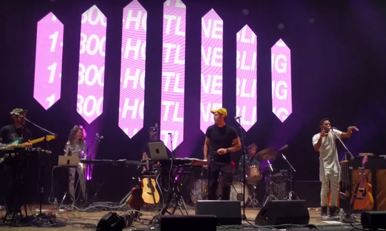 Sufjan Stevens y Justin Bieber versionan “Hotline Bling” Sufjan Stevens y Justin Bieber versionan “Hotline Bling”