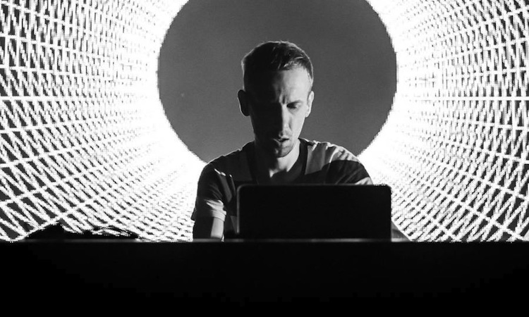 Ten Walls estrena single a través de una organización LGBT Ten Walls estrena single a través de una organización LGBT