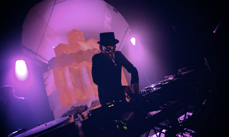El romanticismo bailable de Claptone inaugura un nuevo Brunch -In The Park El romanticismo bailable de Claptone inaugura un nuevo Brunch -In The Park
