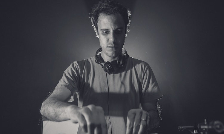 Four Tet comparte una versión club para el “Seesaw” de Jamie xx Four Tet comparte una versión club para el “Seesaw” de Jamie xx