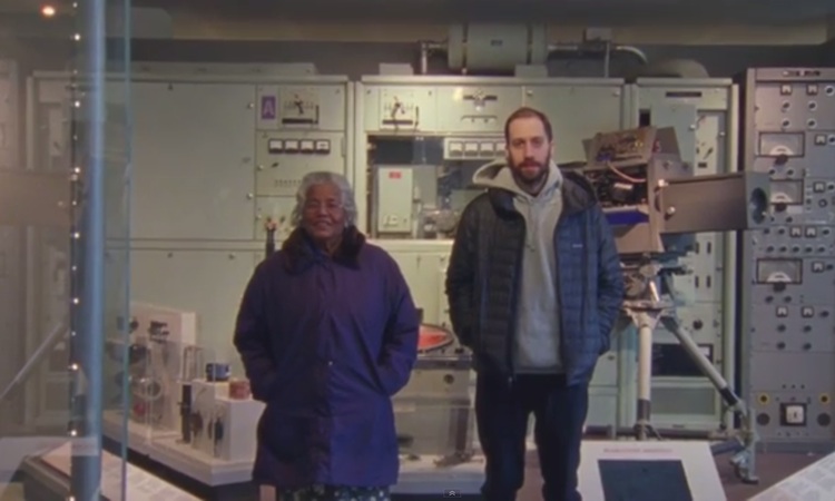 El nuevo videoclip de Gold Panda tiene a su abuela como estrella El nuevo videoclip de Gold Panda tiene a su abuela como estrella