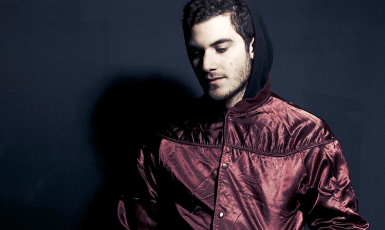 Nicolas Jaar comparte una versión alternativa de “Sirens” con un bonus track Nicolas Jaar comparte una versión alternativa de “Sirens” con un bonus track