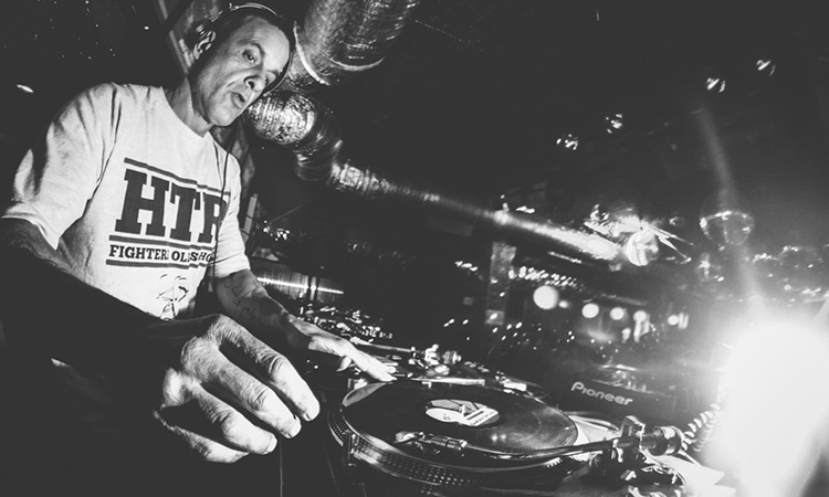 Dj Pepo monta una fiesta de EBM en La Riviera con invitados de excepción Dj Pepo monta una fiesta de EBM en La Riviera con invitados de excepción