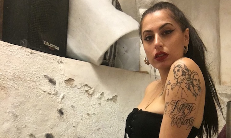 La Favi: “Si no existiera la pureza, el arte no hubiera sobrevivido” La Favi: “Si no existiera la pureza, el arte no hubiera sobrevivido”